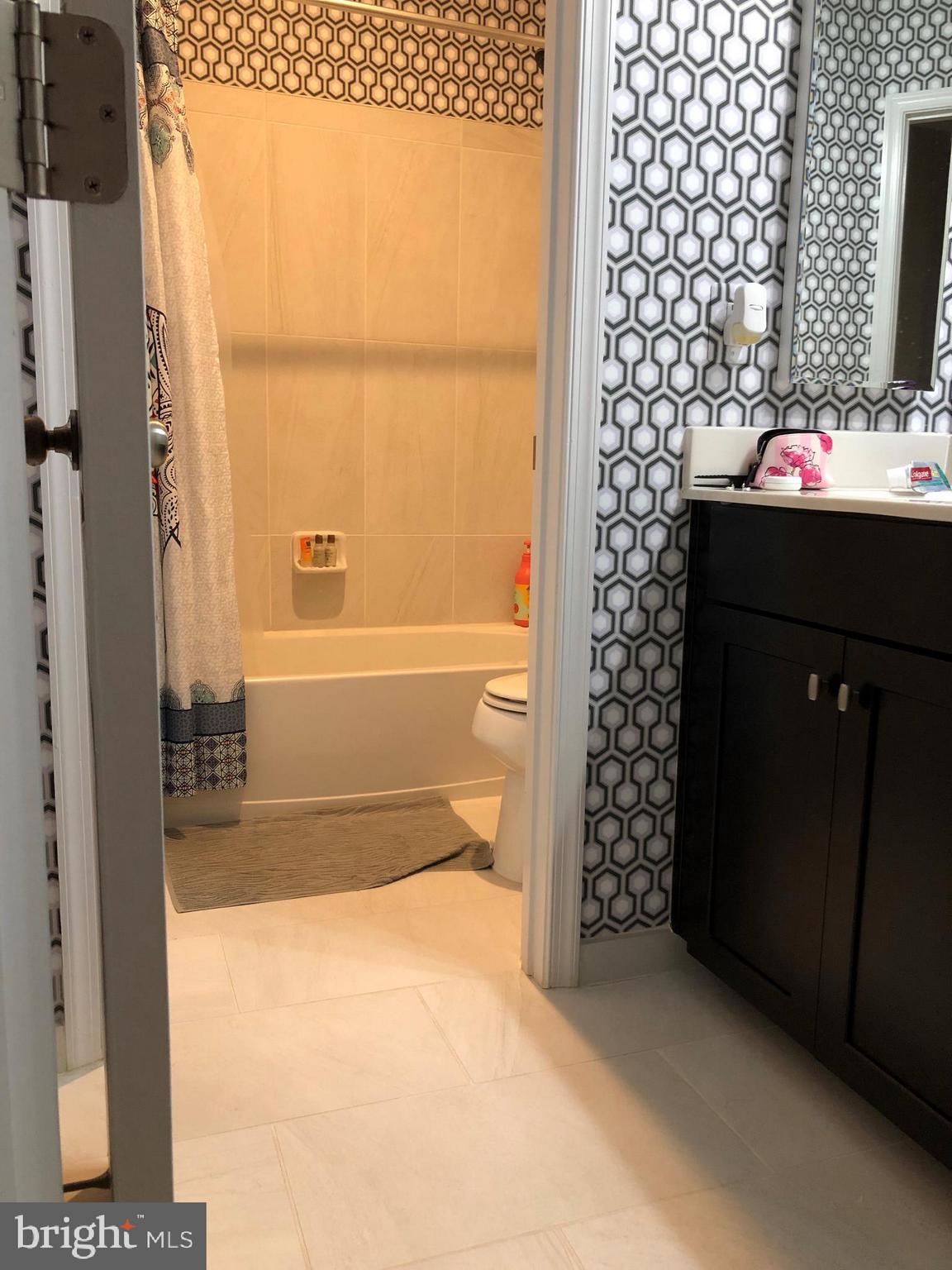 BRAMBLETON LANDBAY 3 - Residential Lease