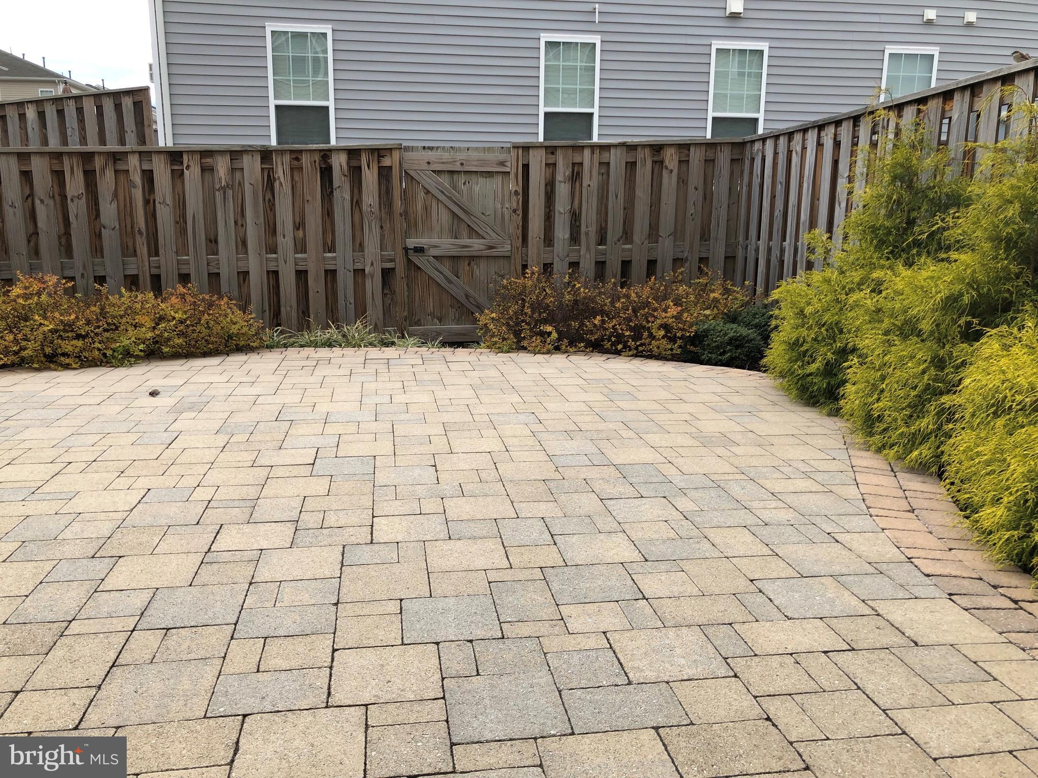 BRAMBLETON LANDBAY 3 - Residential Lease