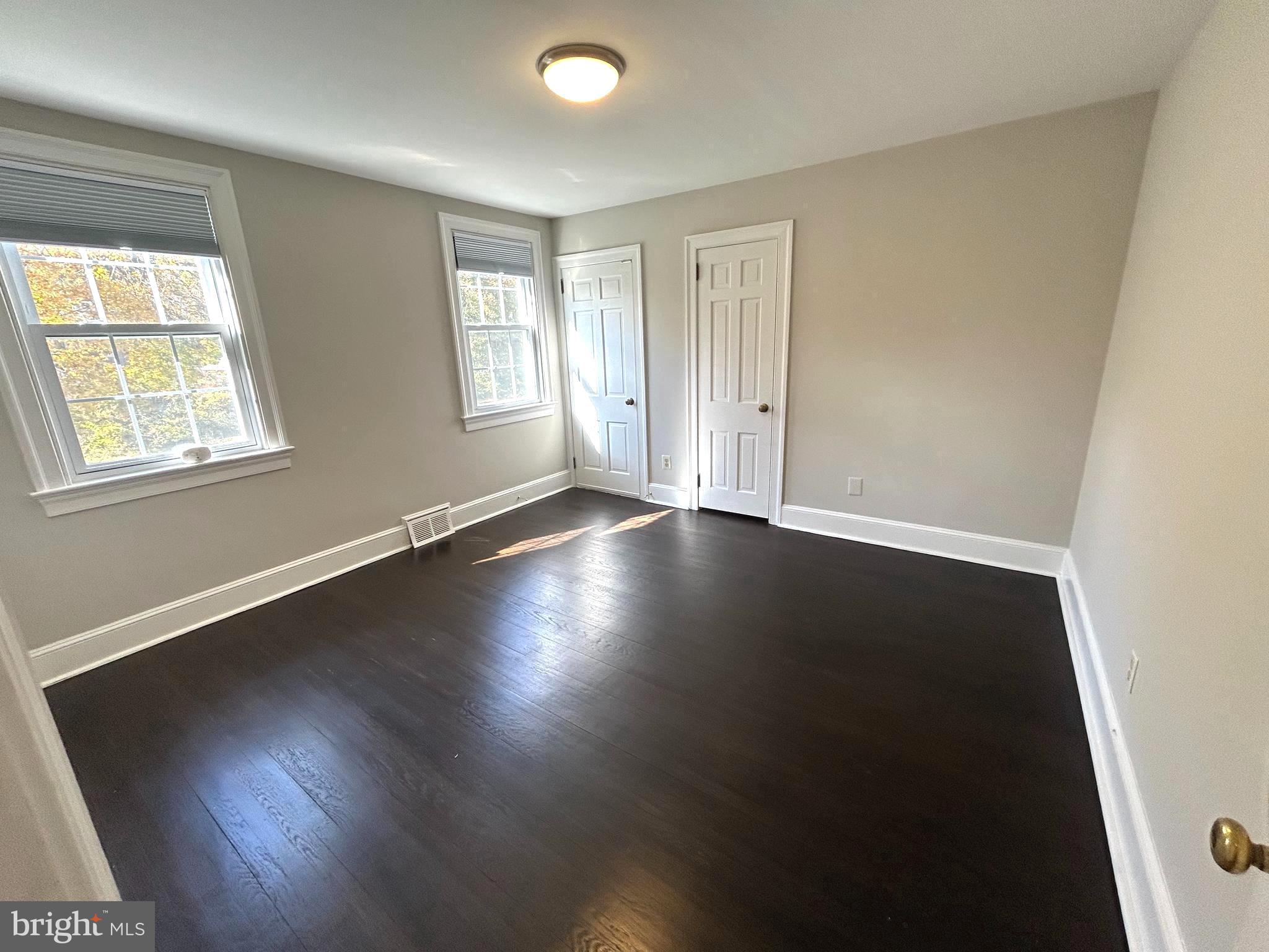 ASHWOOD MANOR - Residential Lease