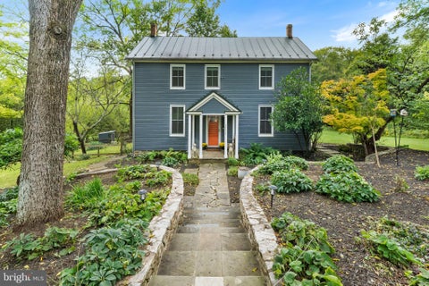 Photo of 13722 Hiddenhollow Lane, LEESBURG, VA 20176 (MLS # VALO2137160)
