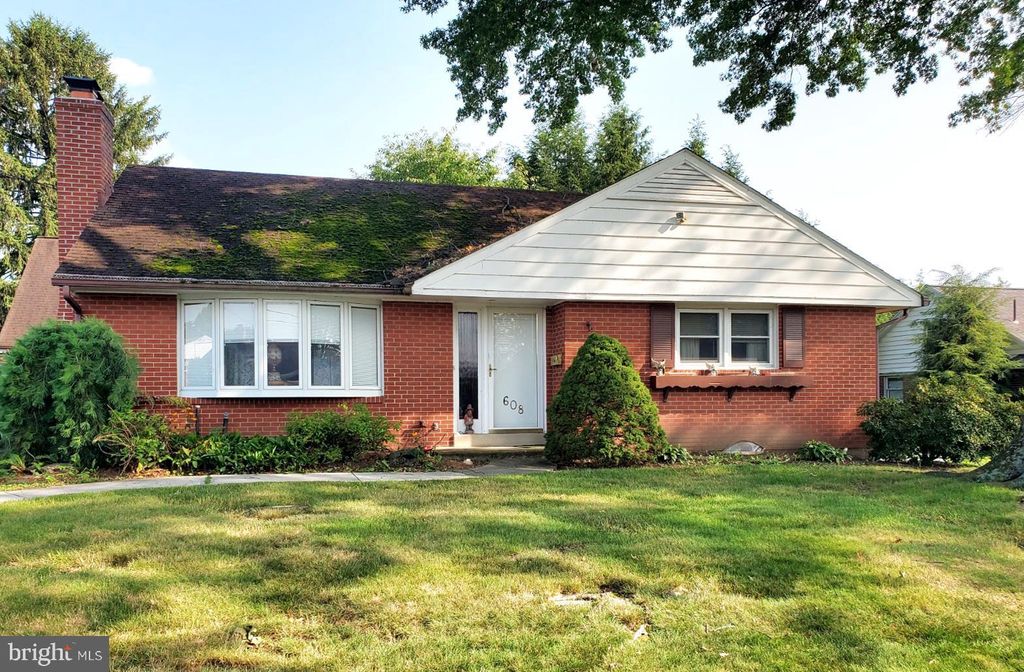 Photo of 608 E HUMMELSTOWN ST, ELIZABETHTOWN, PA 17022 (MLS # PALA2039472)