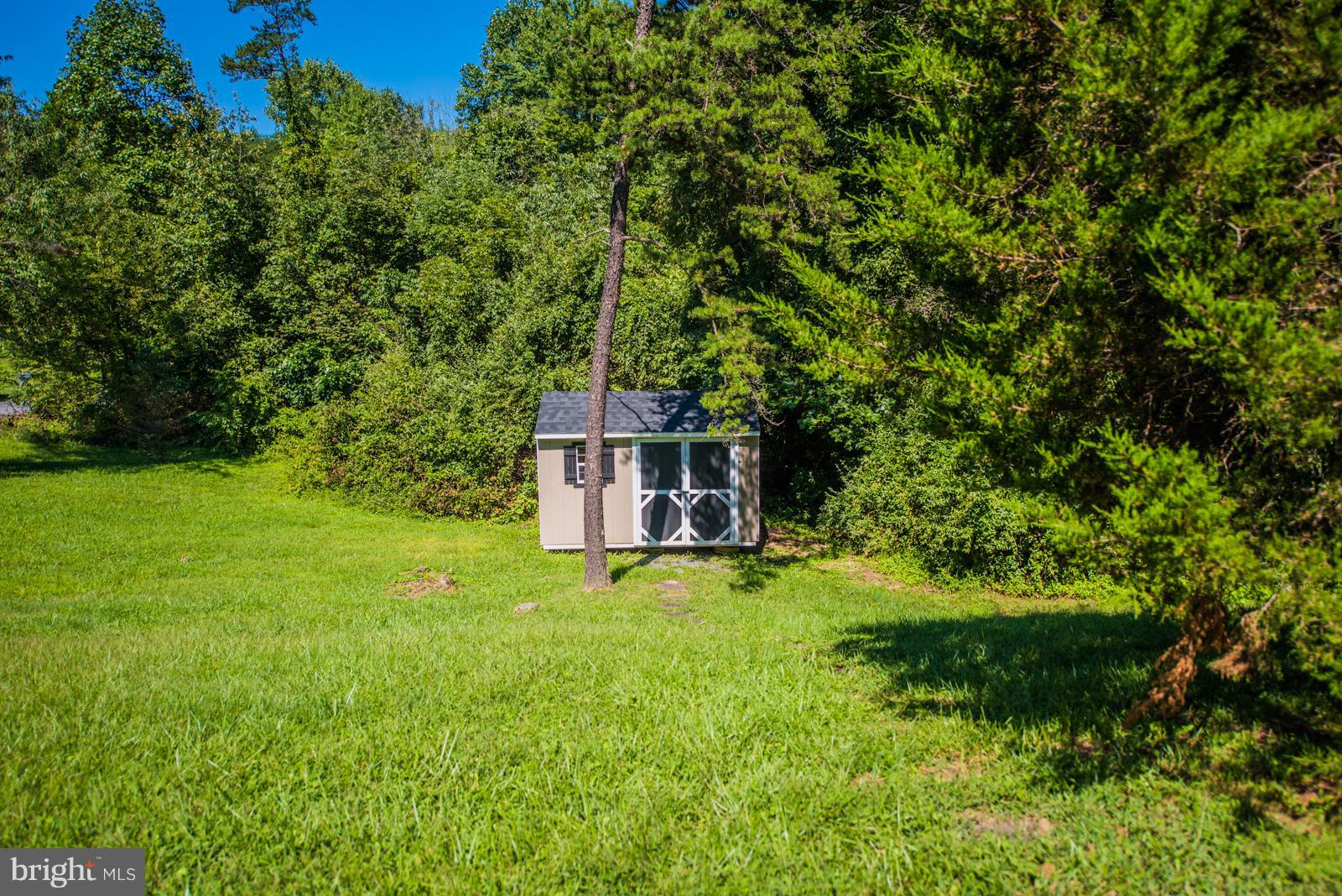 PINEWOOD HILLS - Residential