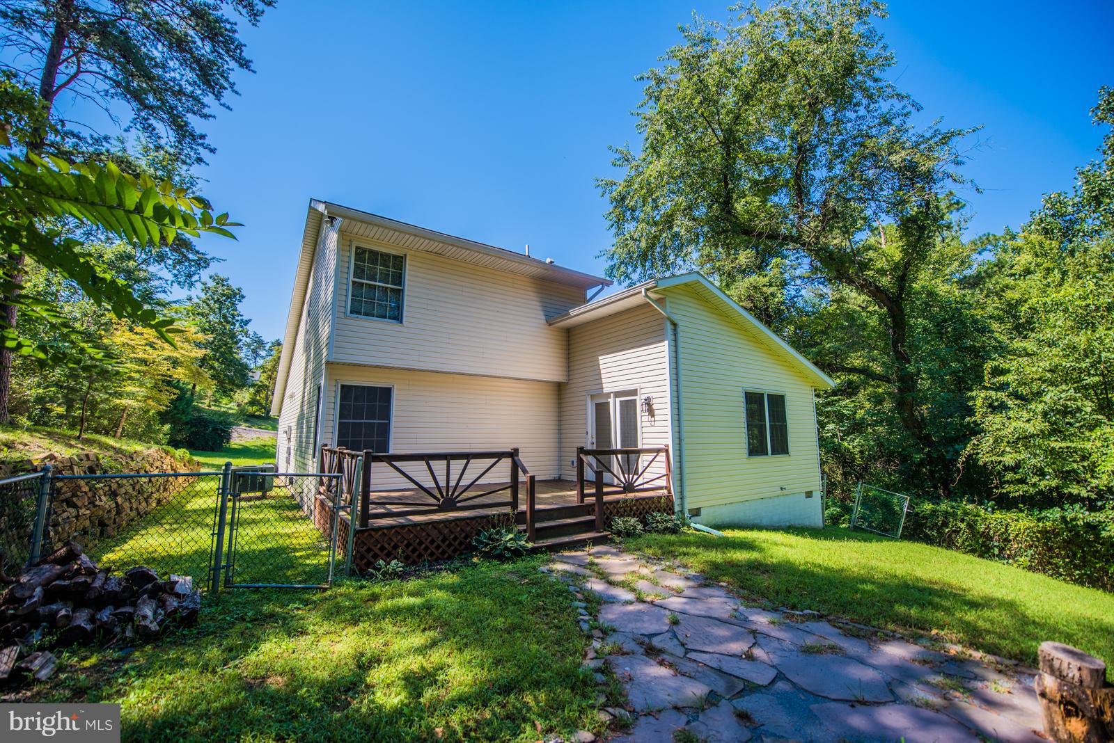 PINEWOOD HILLS - Residential