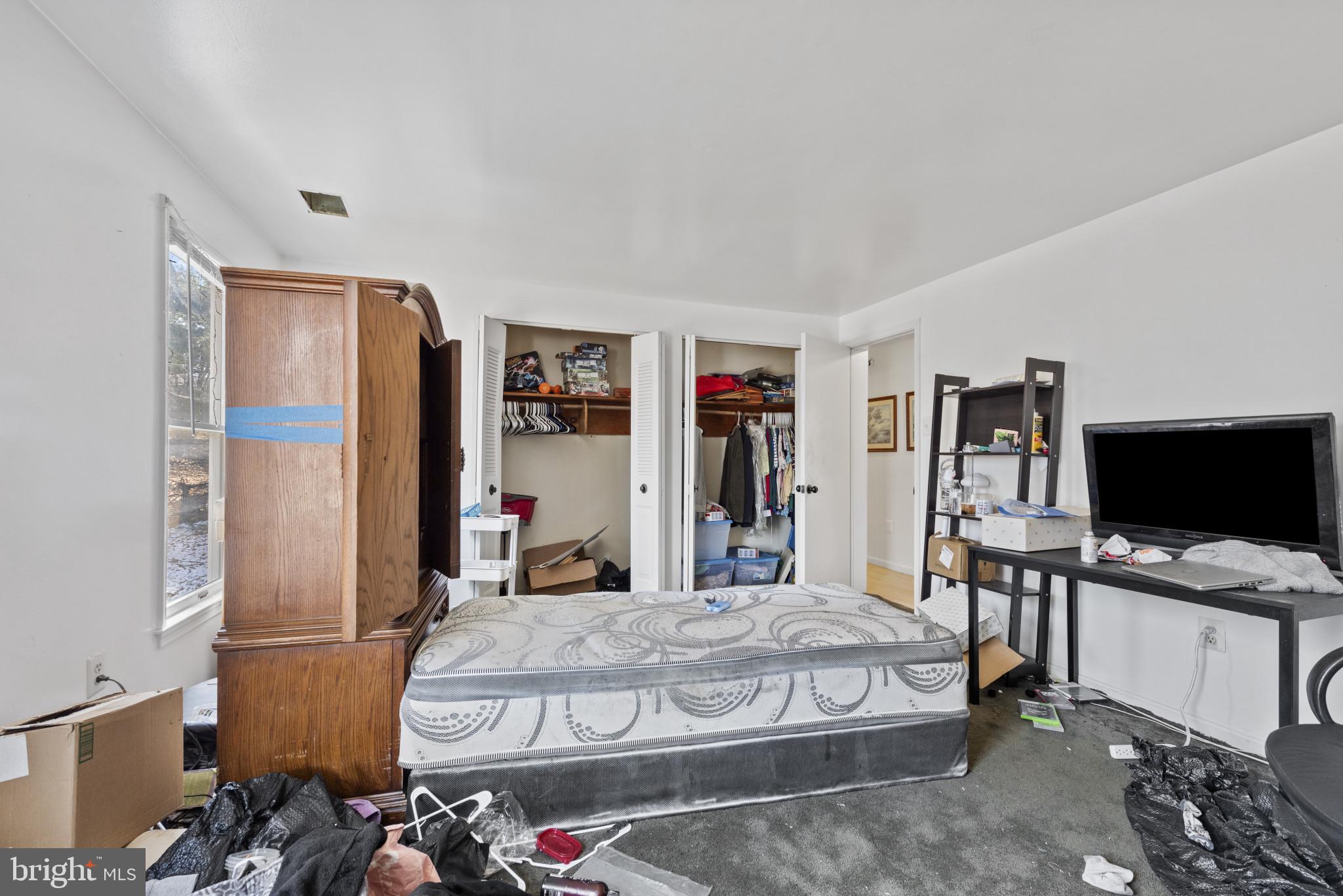 GOLDEN ACRES - Residential