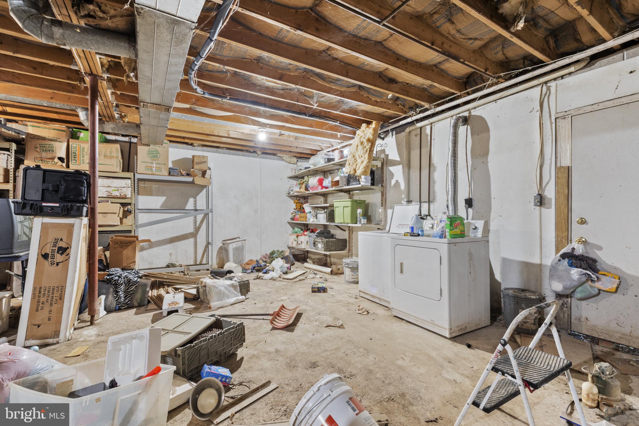 GOLDEN ACRES - Residential