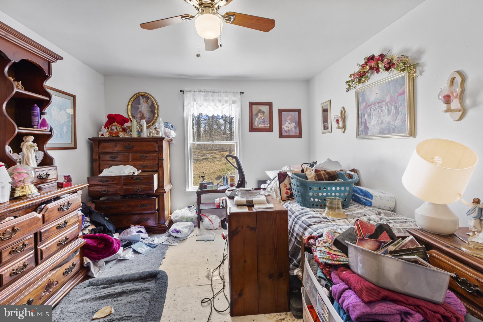 GOLDEN ACRES - Residential