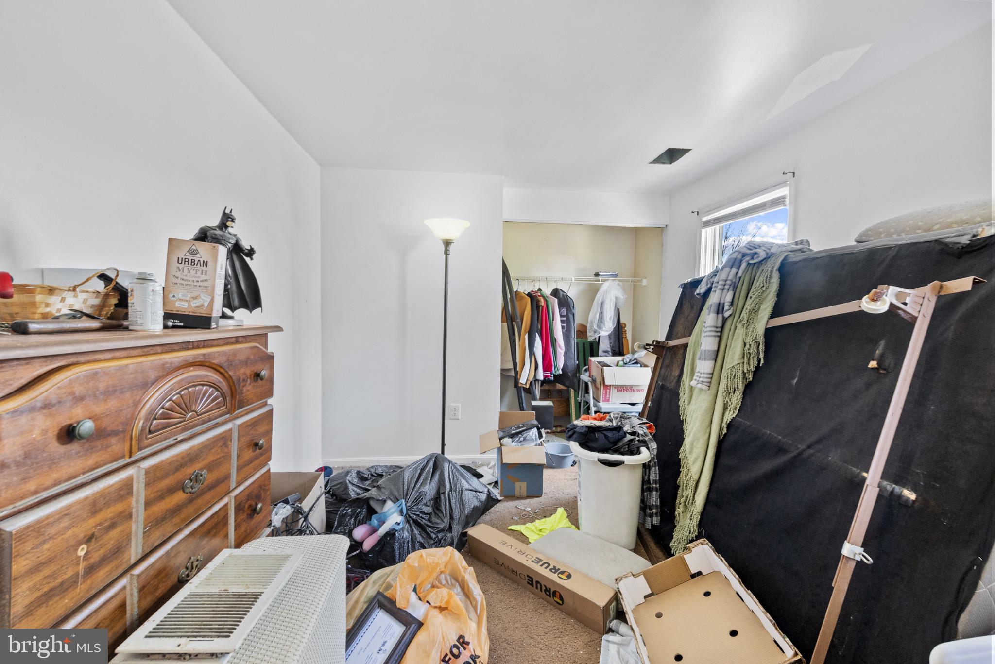 GOLDEN ACRES - Residential