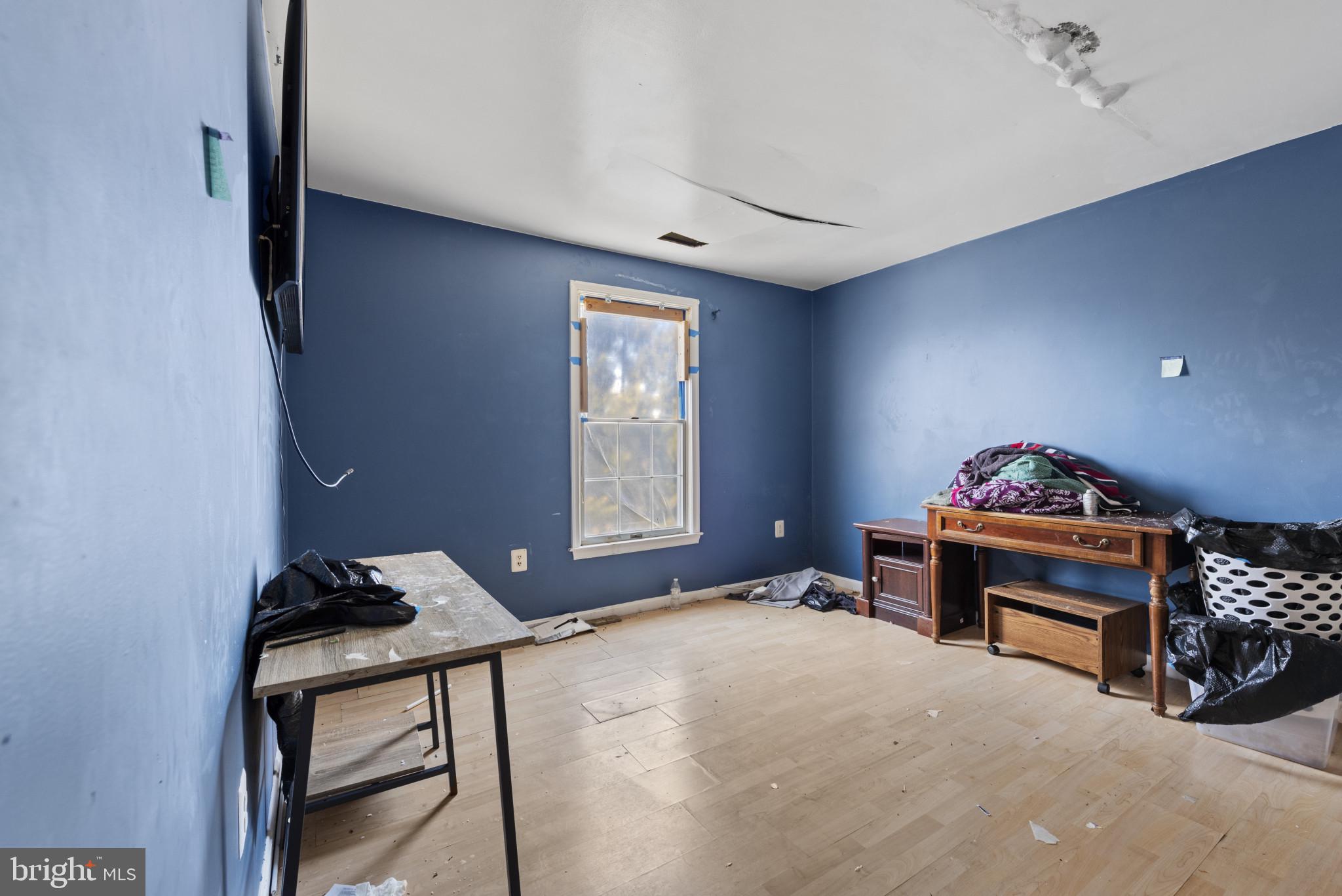 GOLDEN ACRES - Residential