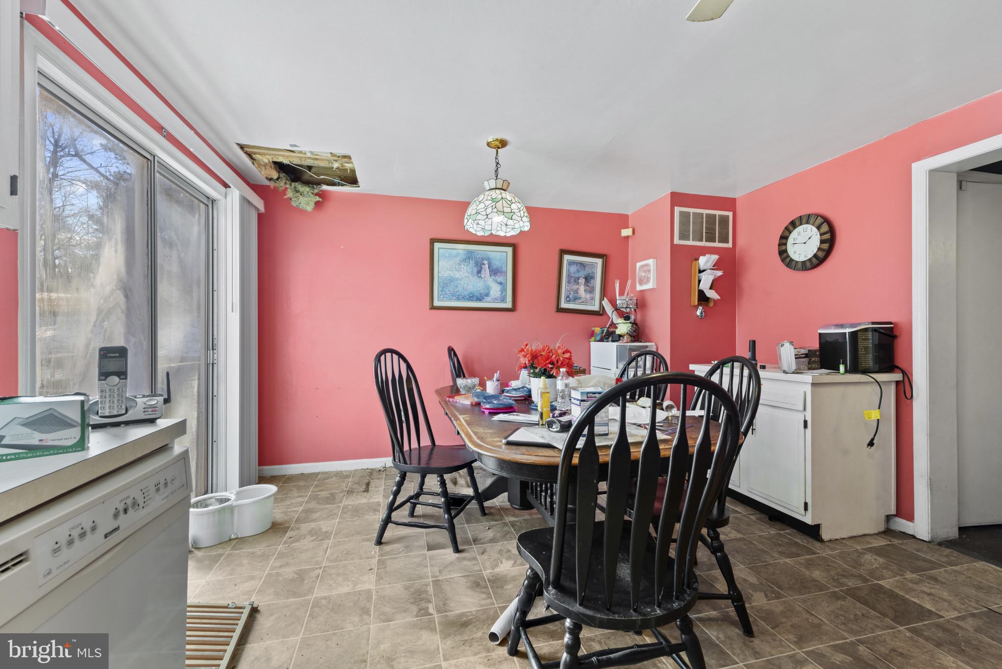 GOLDEN ACRES - Residential