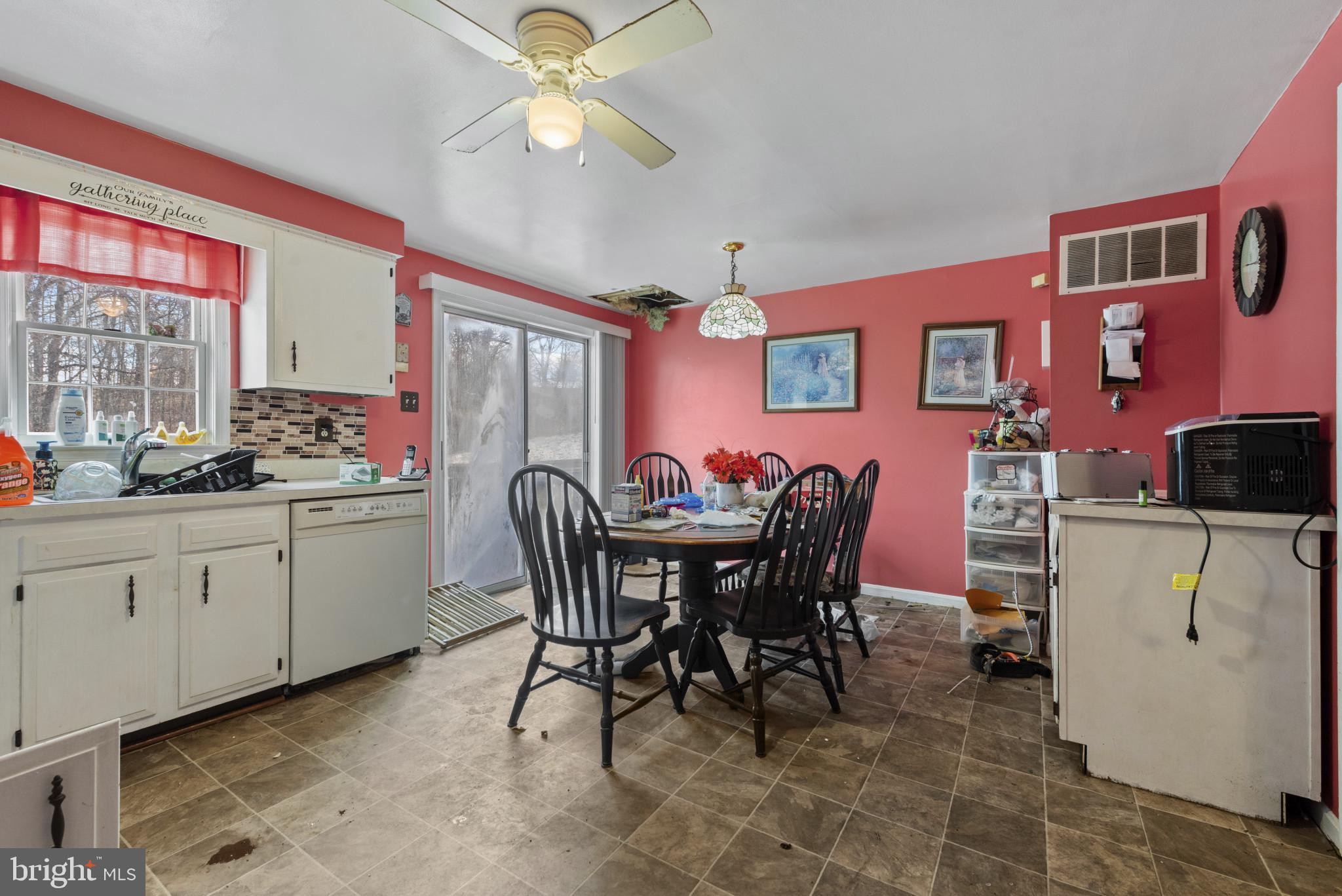 GOLDEN ACRES - Residential