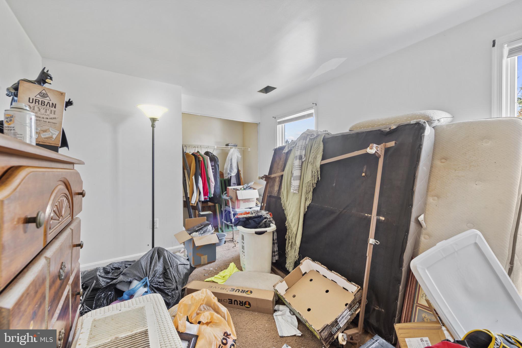 GOLDEN ACRES - Residential