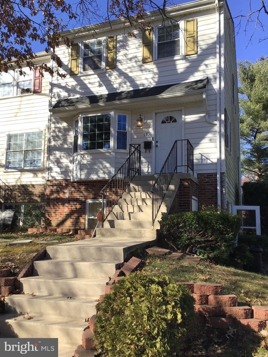 Stop Here! Very Unique in Design. One of a kind. Motivated Seller! New Washer and Dryer to be added . 
**13K in closing help with full price offer.