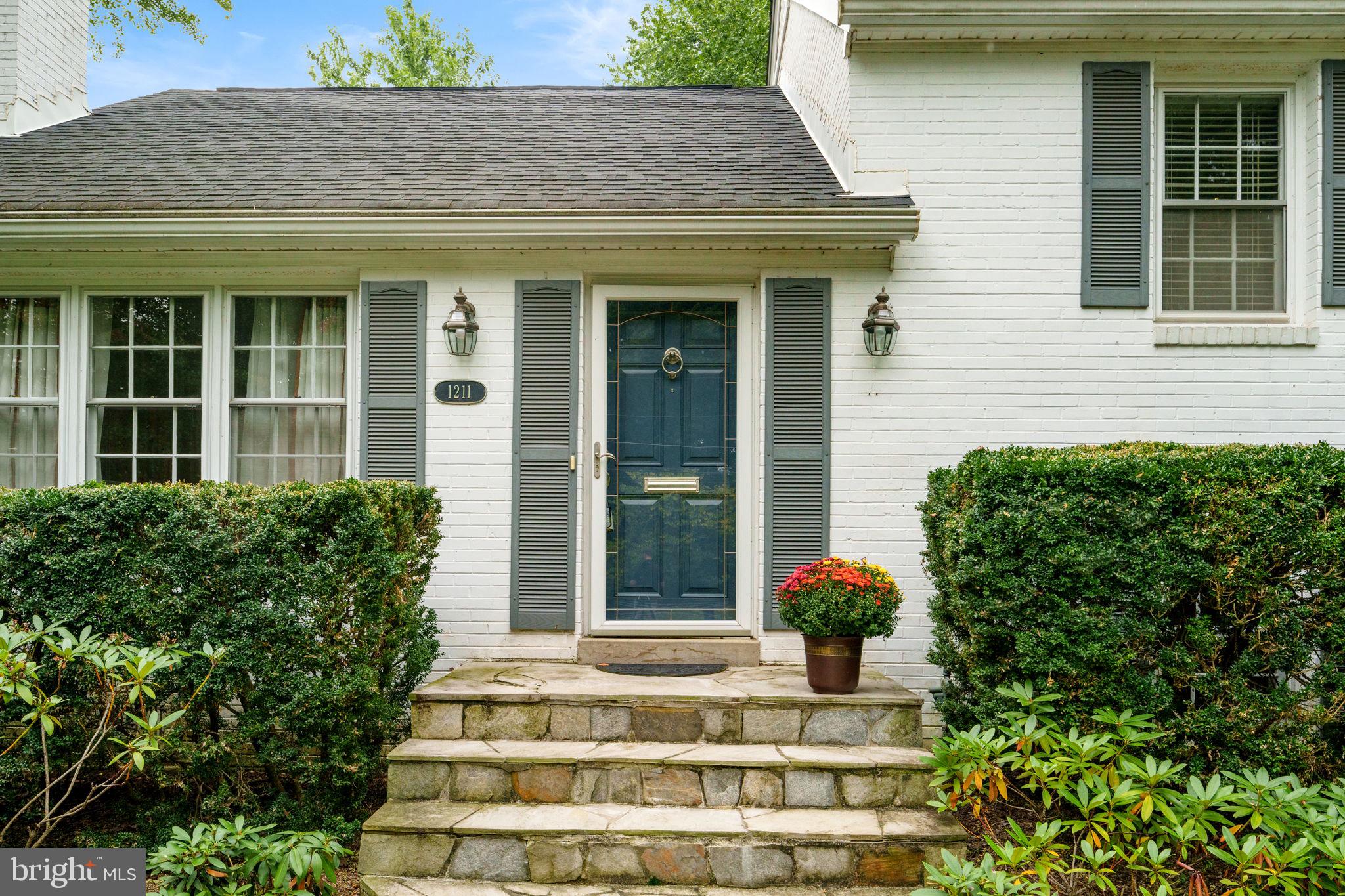 1211 WAKE FOREST DRIVE