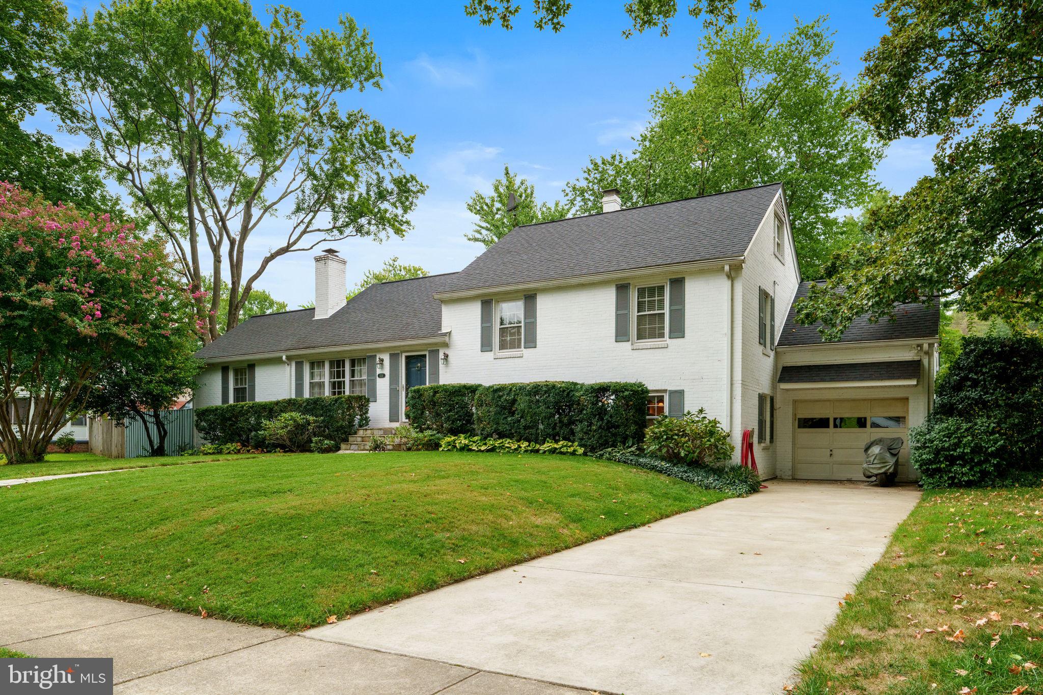 1211 WAKE FOREST DRIVE