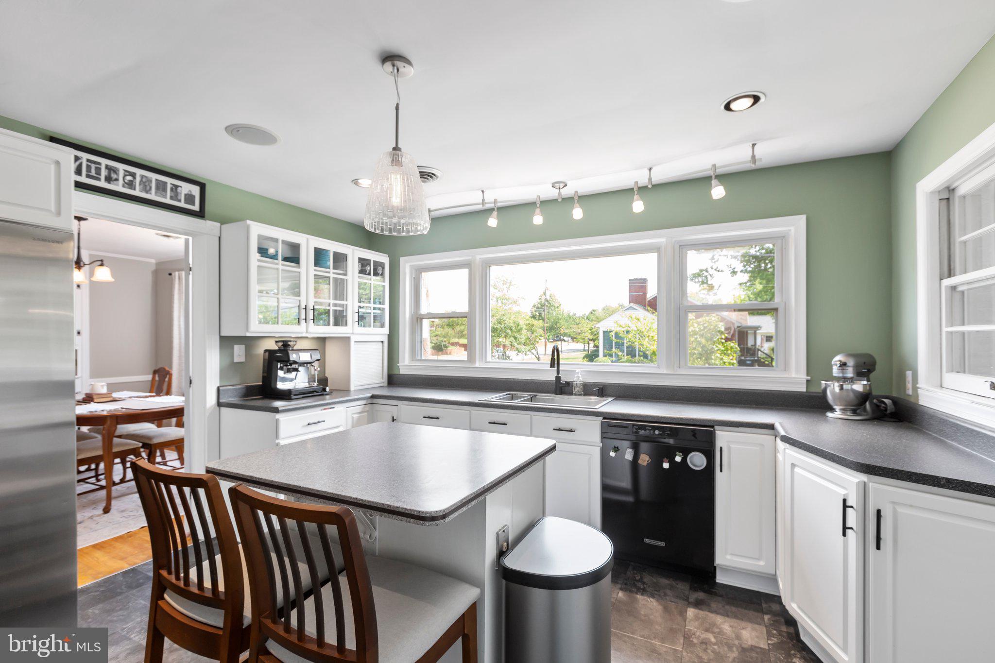 COLLEGE HEIGHTS - Residential Lease