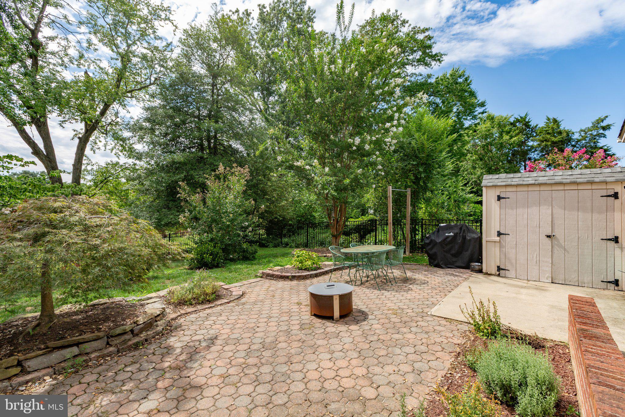 COLLEGE HEIGHTS - Residential Lease