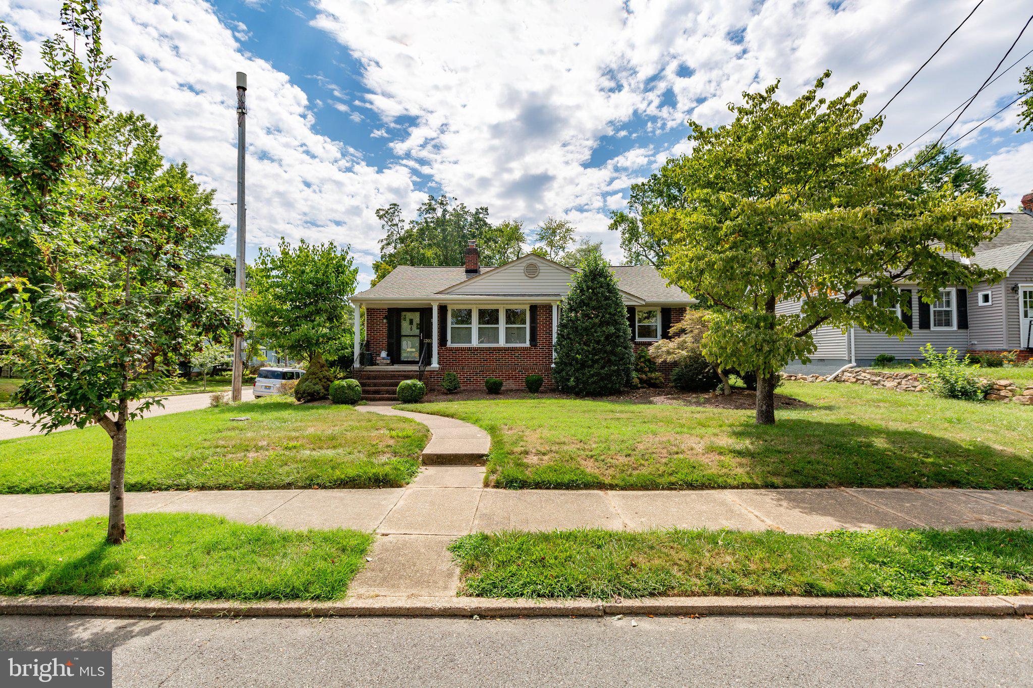 COLLEGE HEIGHTS - Residential Lease