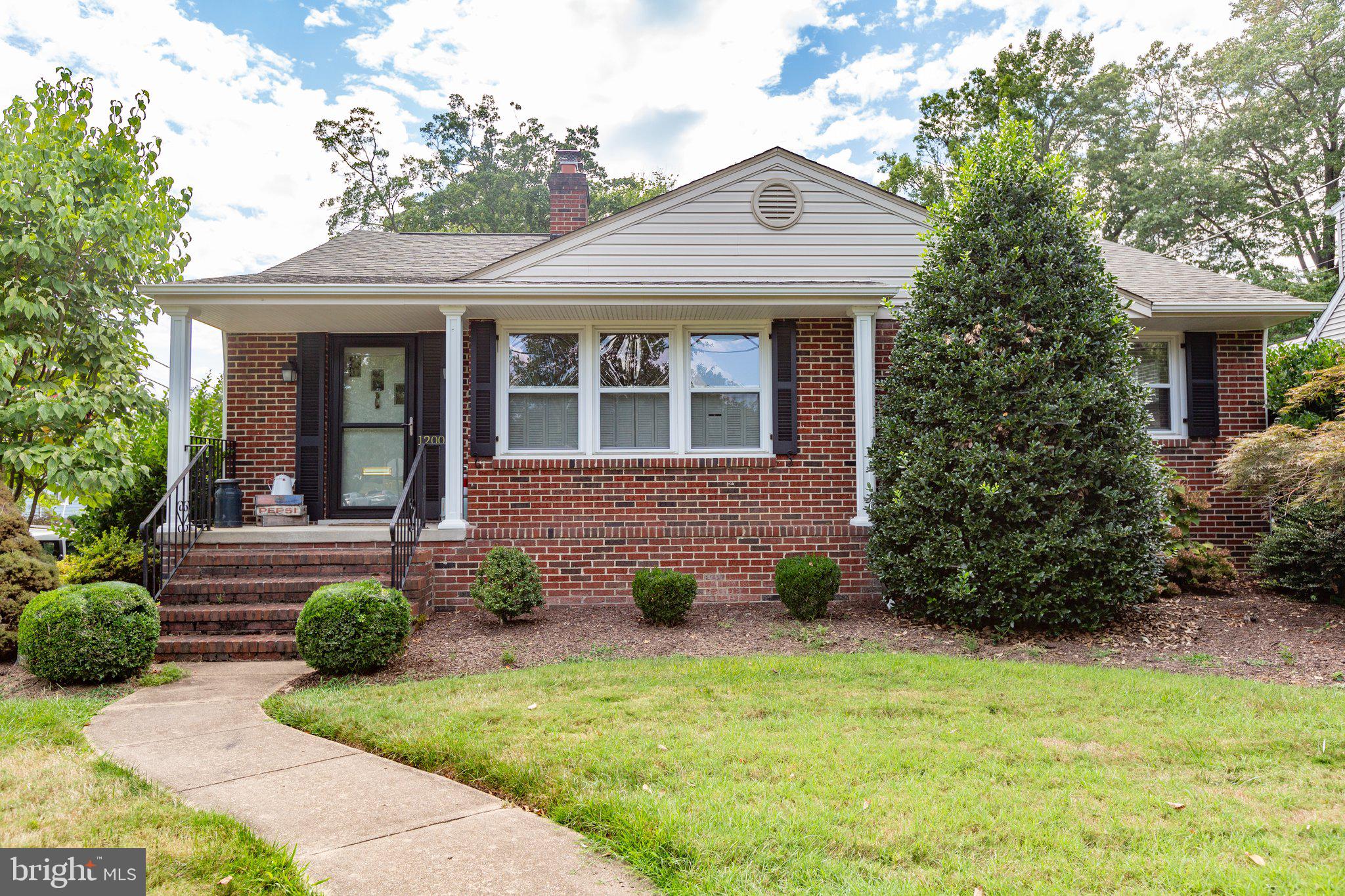 COLLEGE HEIGHTS - Residential Lease