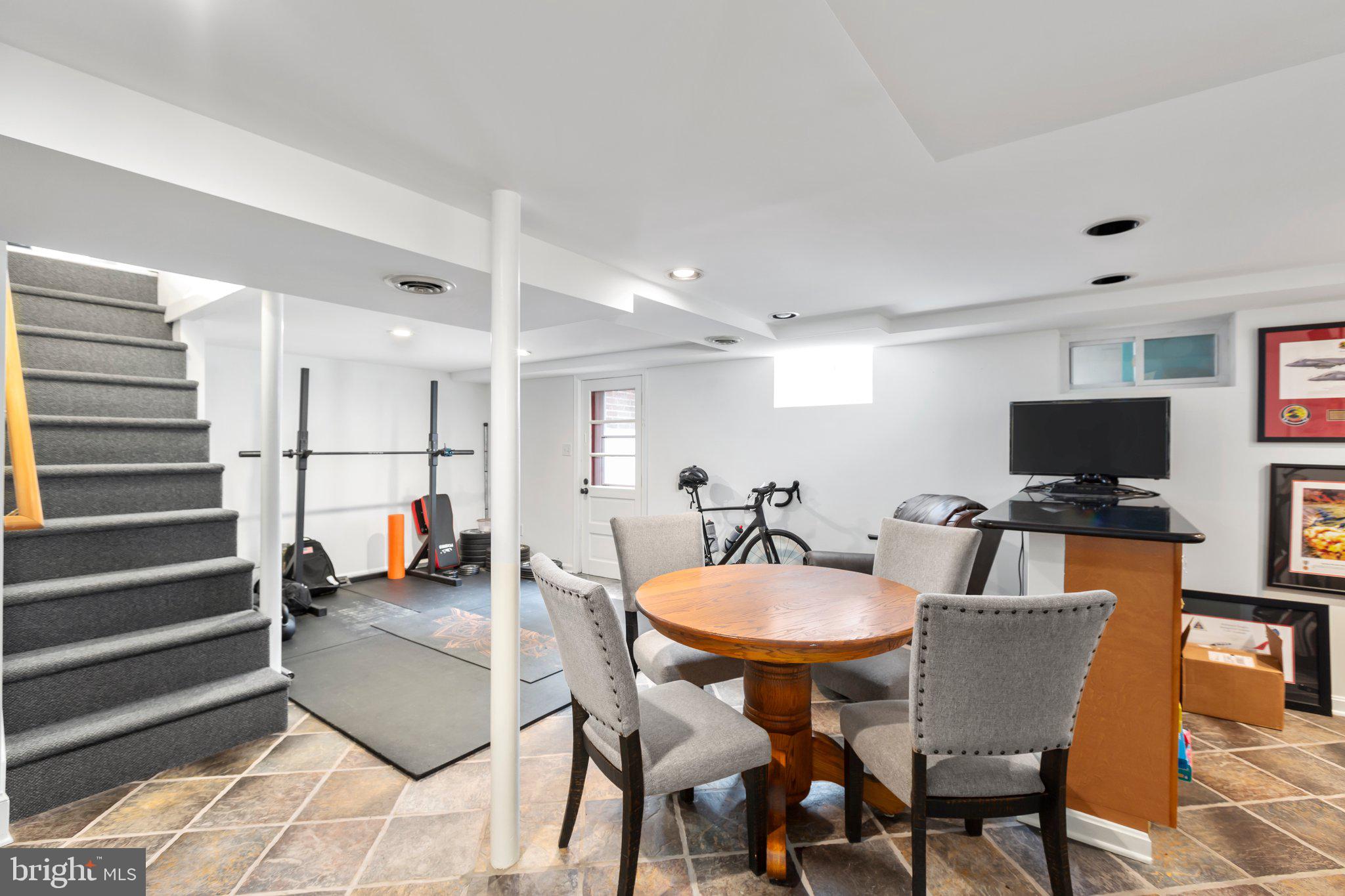 COLLEGE HEIGHTS - Residential Lease