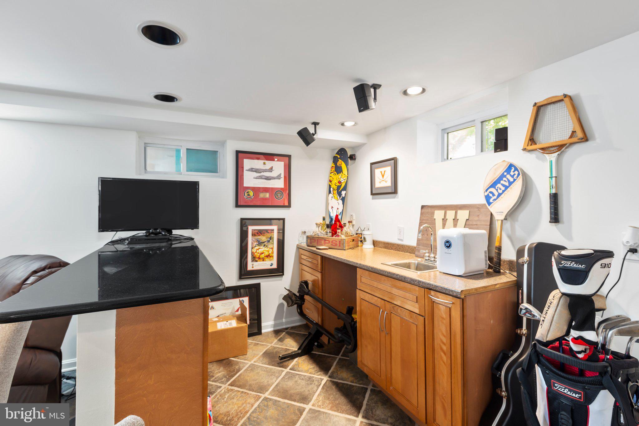 COLLEGE HEIGHTS - Residential Lease