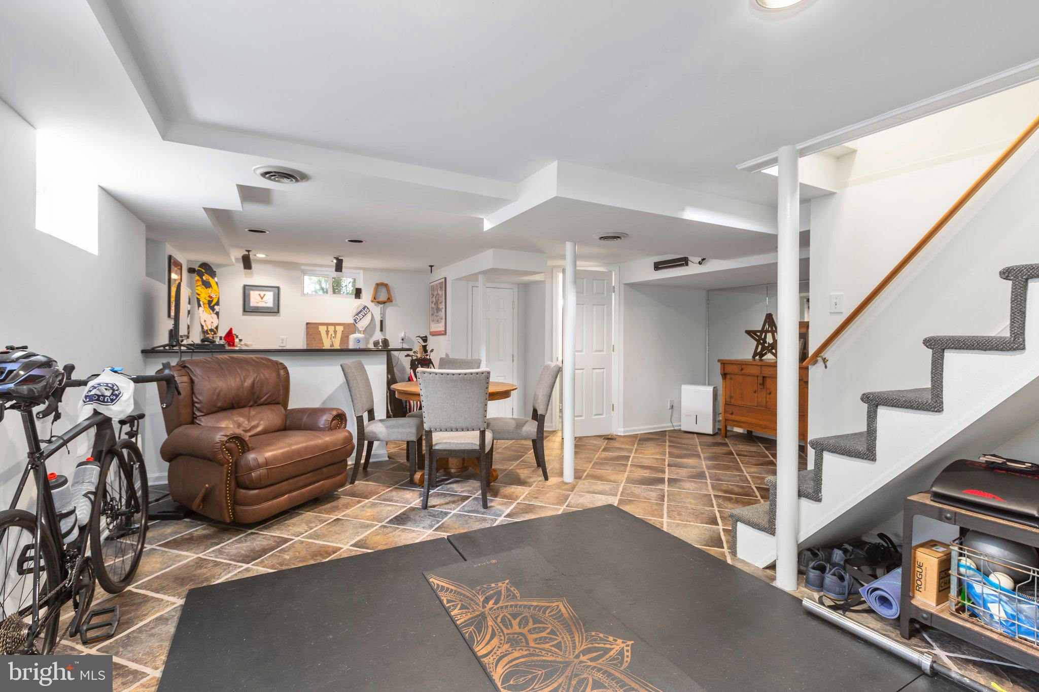 COLLEGE HEIGHTS - Residential Lease