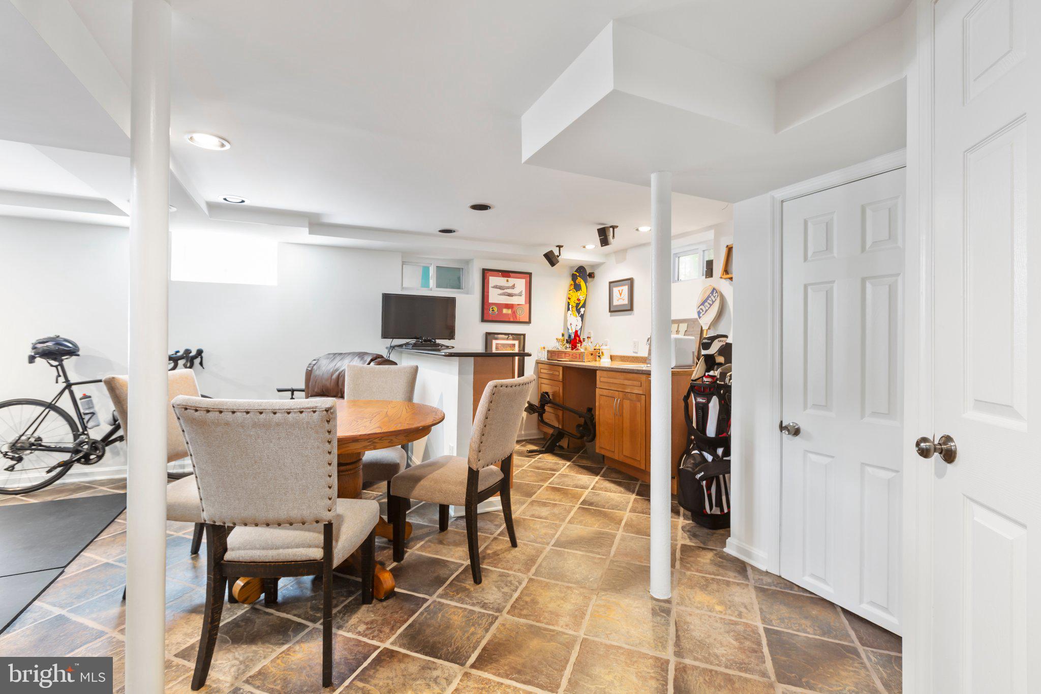 COLLEGE HEIGHTS - Residential Lease