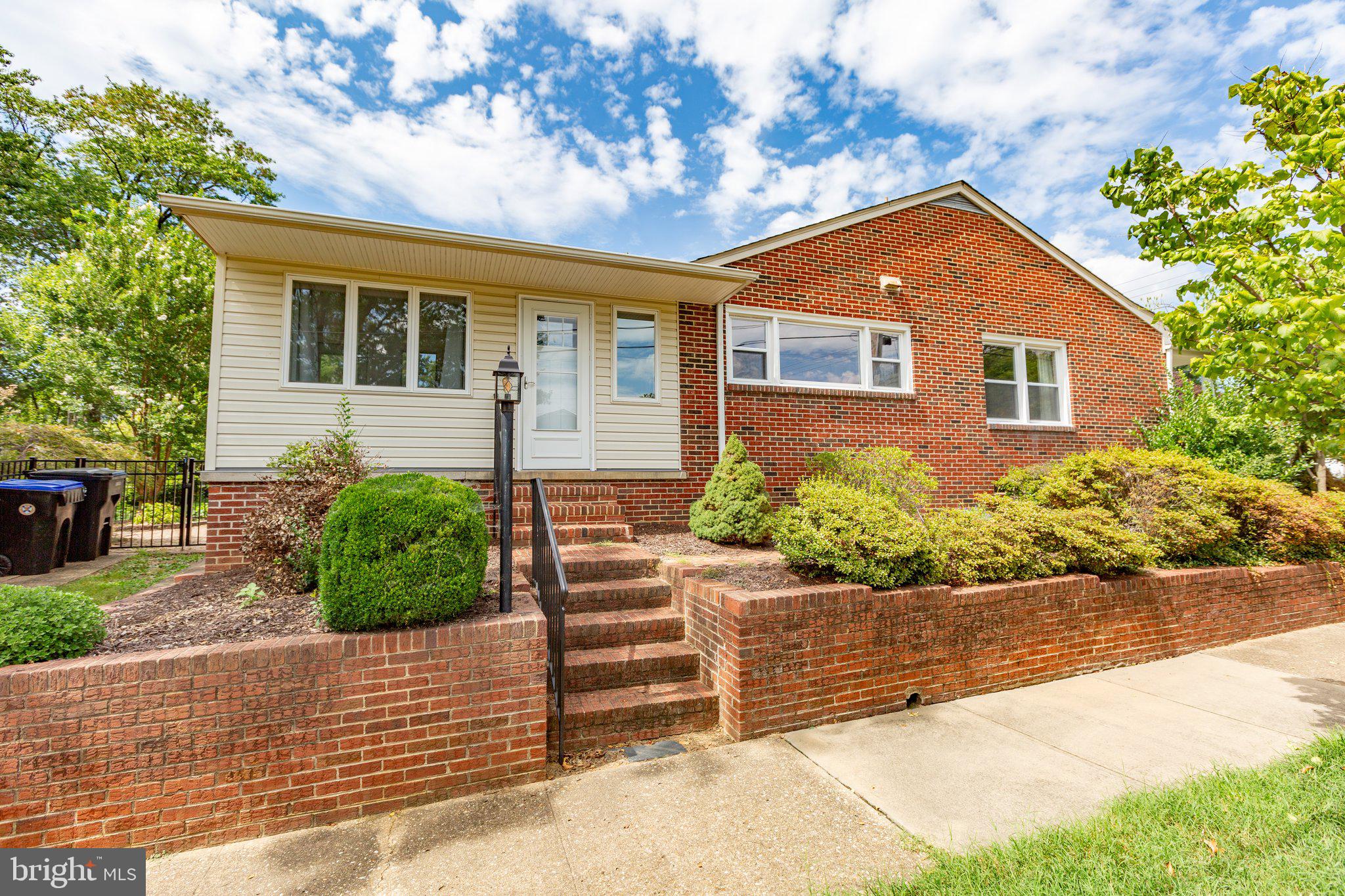 COLLEGE HEIGHTS - Residential Lease