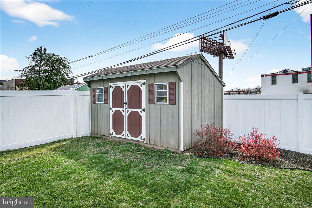 COLONIAL PARK - Residential