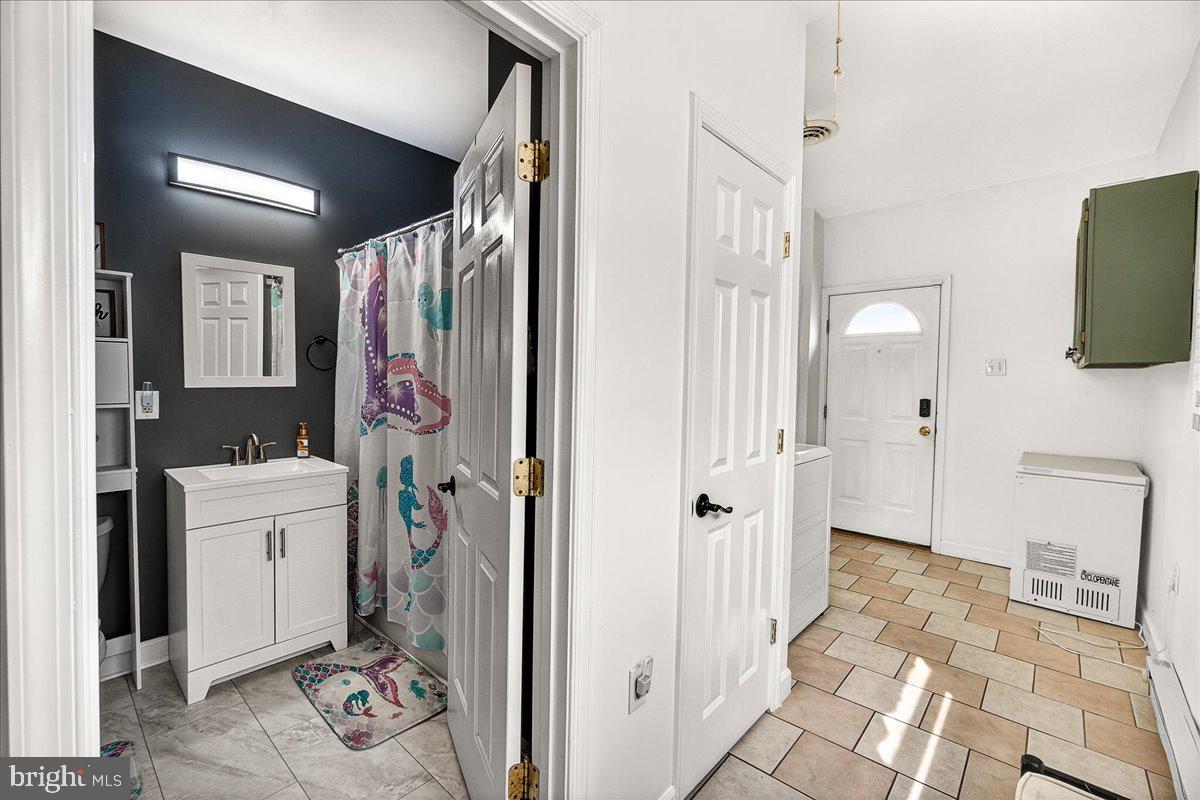 COLONIAL PARK - Residential