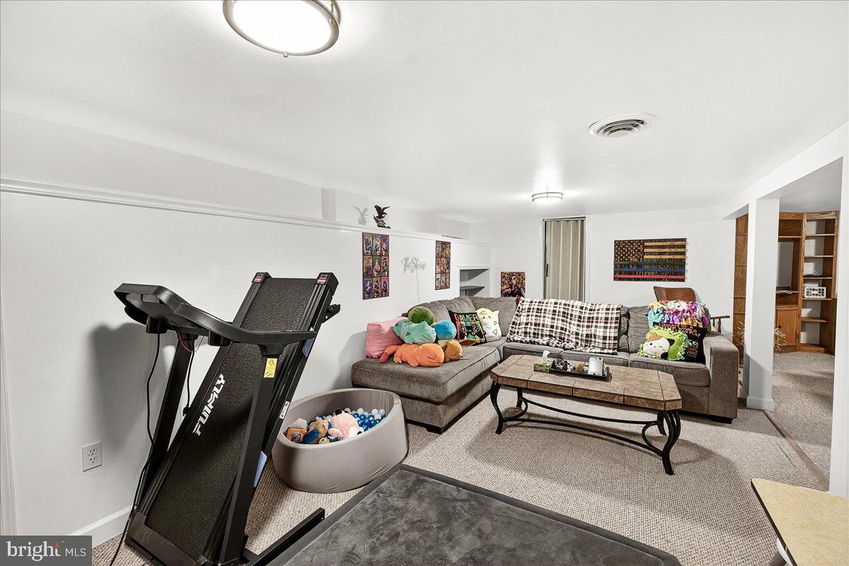 COLONIAL PARK - Residential