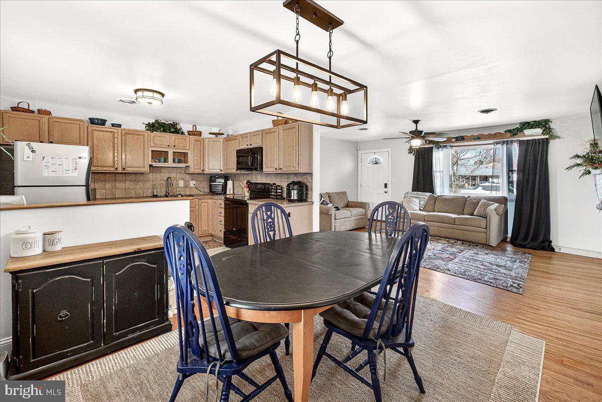 COLONIAL PARK - Residential