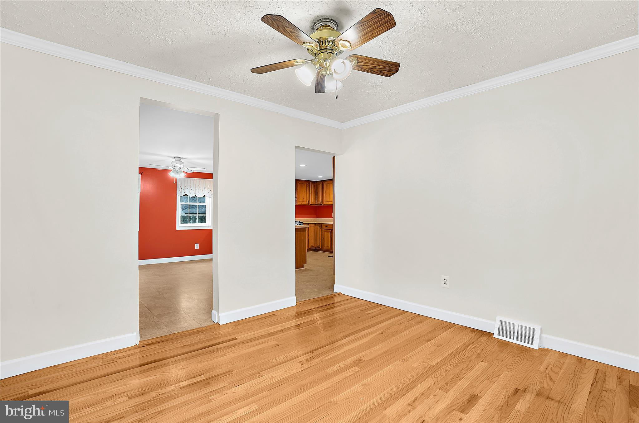 ARUNDEL GARDENS - Residential