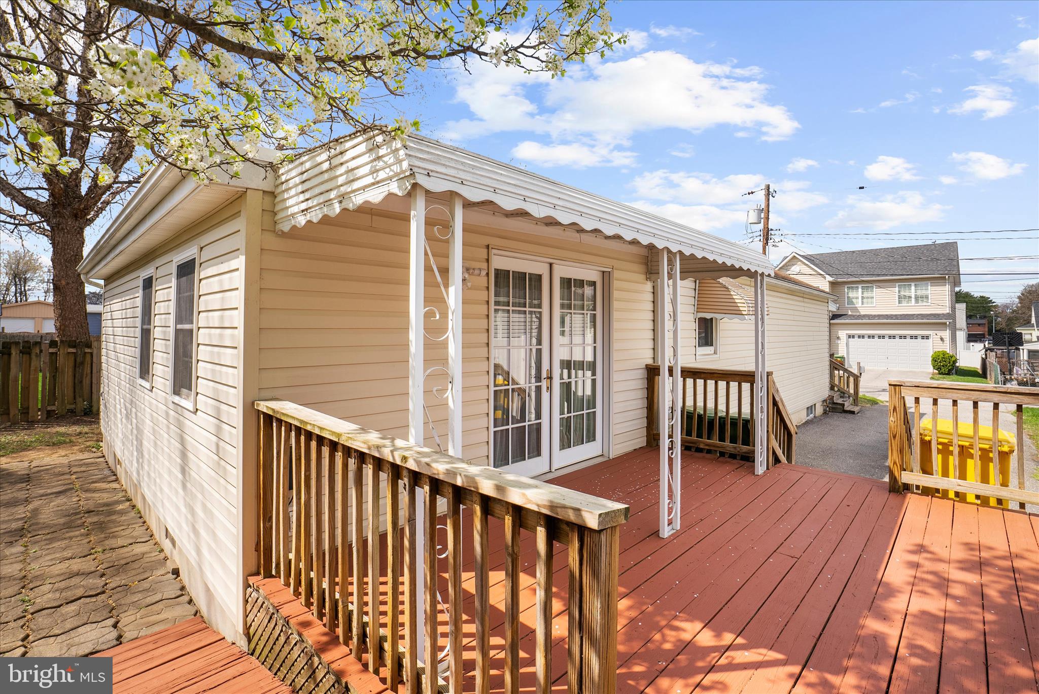 ARUNDEL GARDENS - Residential