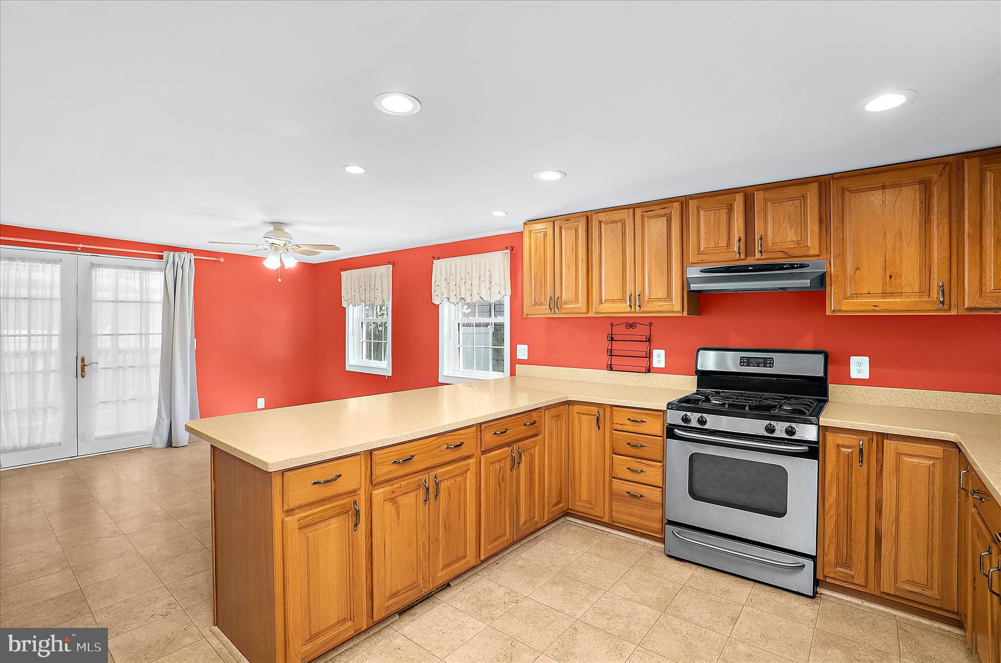 ARUNDEL GARDENS - Residential