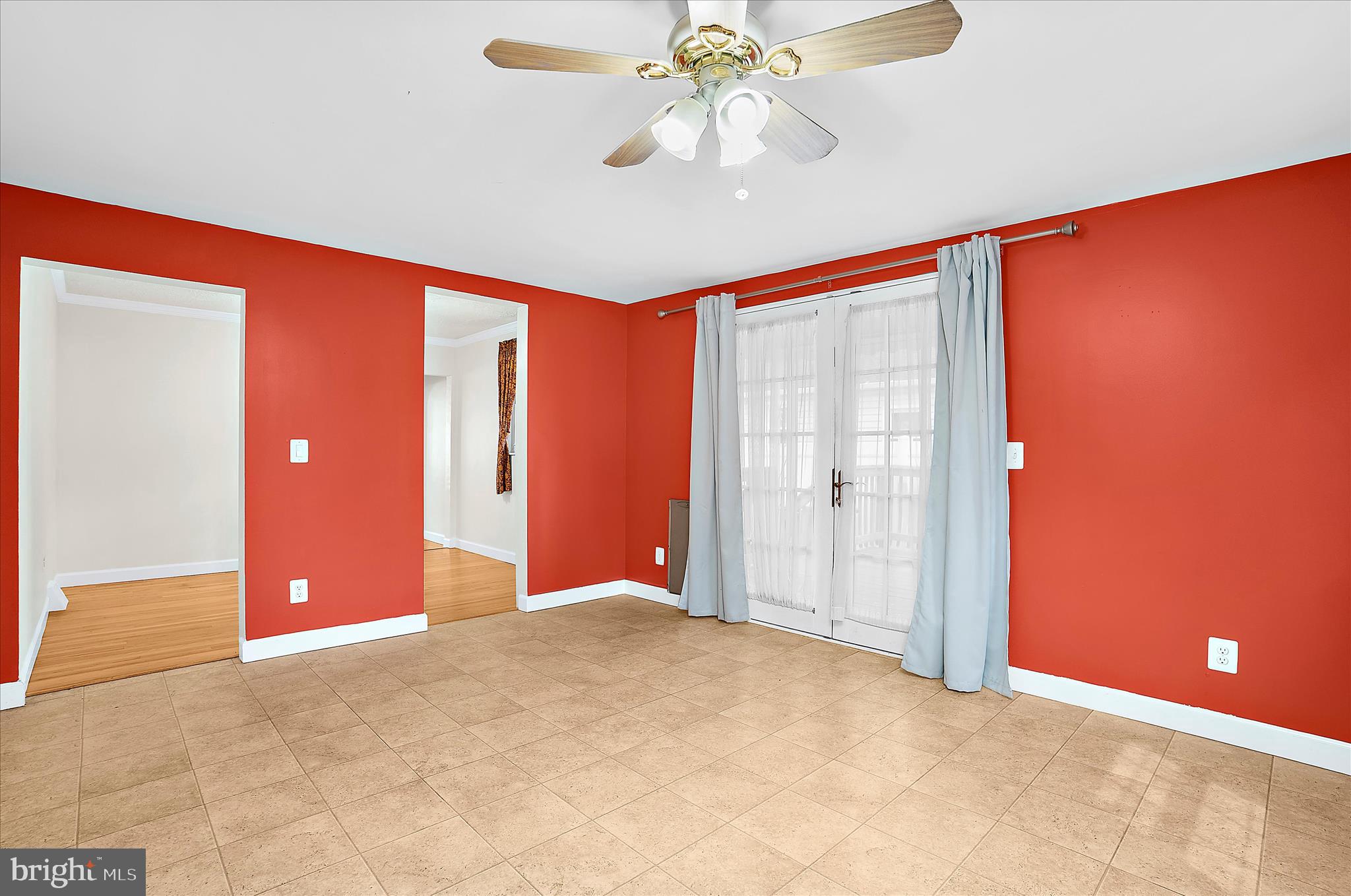 ARUNDEL GARDENS - Residential