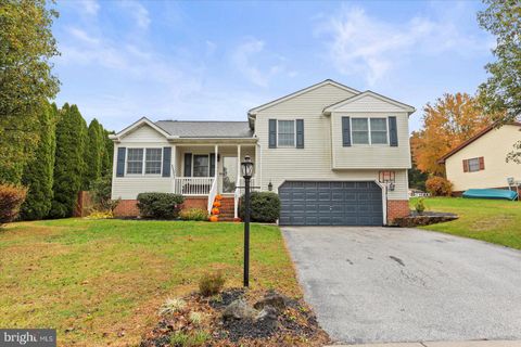 37 MAGNOLIA LANE HANOVER PA 17331