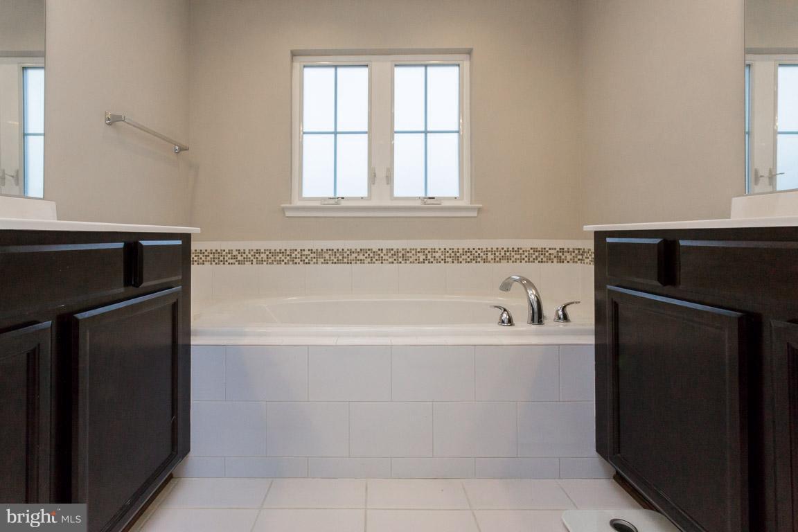 VILLAGE AT WOODSTREAM - Residential Lease