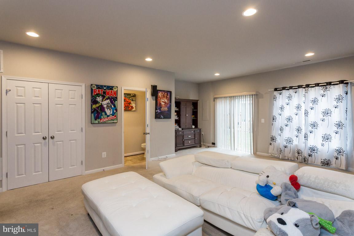 VILLAGE AT WOODSTREAM - Residential Lease