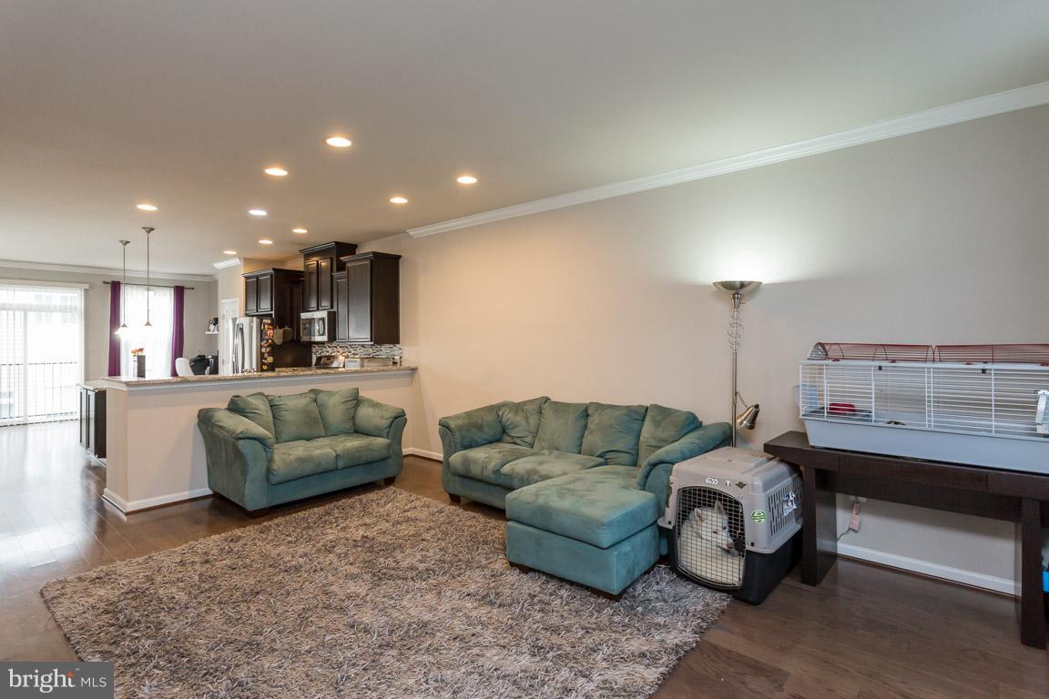 VILLAGE AT WOODSTREAM - Residential Lease