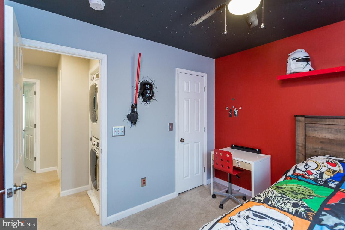 VILLAGE AT WOODSTREAM - Residential Lease