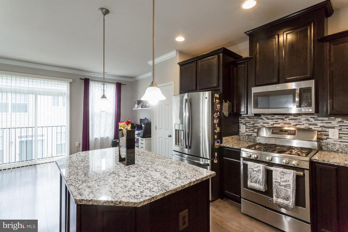 VILLAGE AT WOODSTREAM - Residential Lease