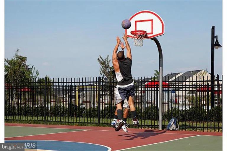 VILLAGE AT WOODSTREAM - Residential Lease