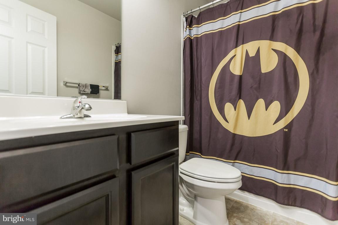 VILLAGE AT WOODSTREAM - Residential Lease