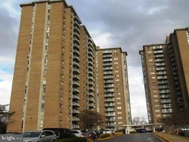 RACQUET CLUB - Residential