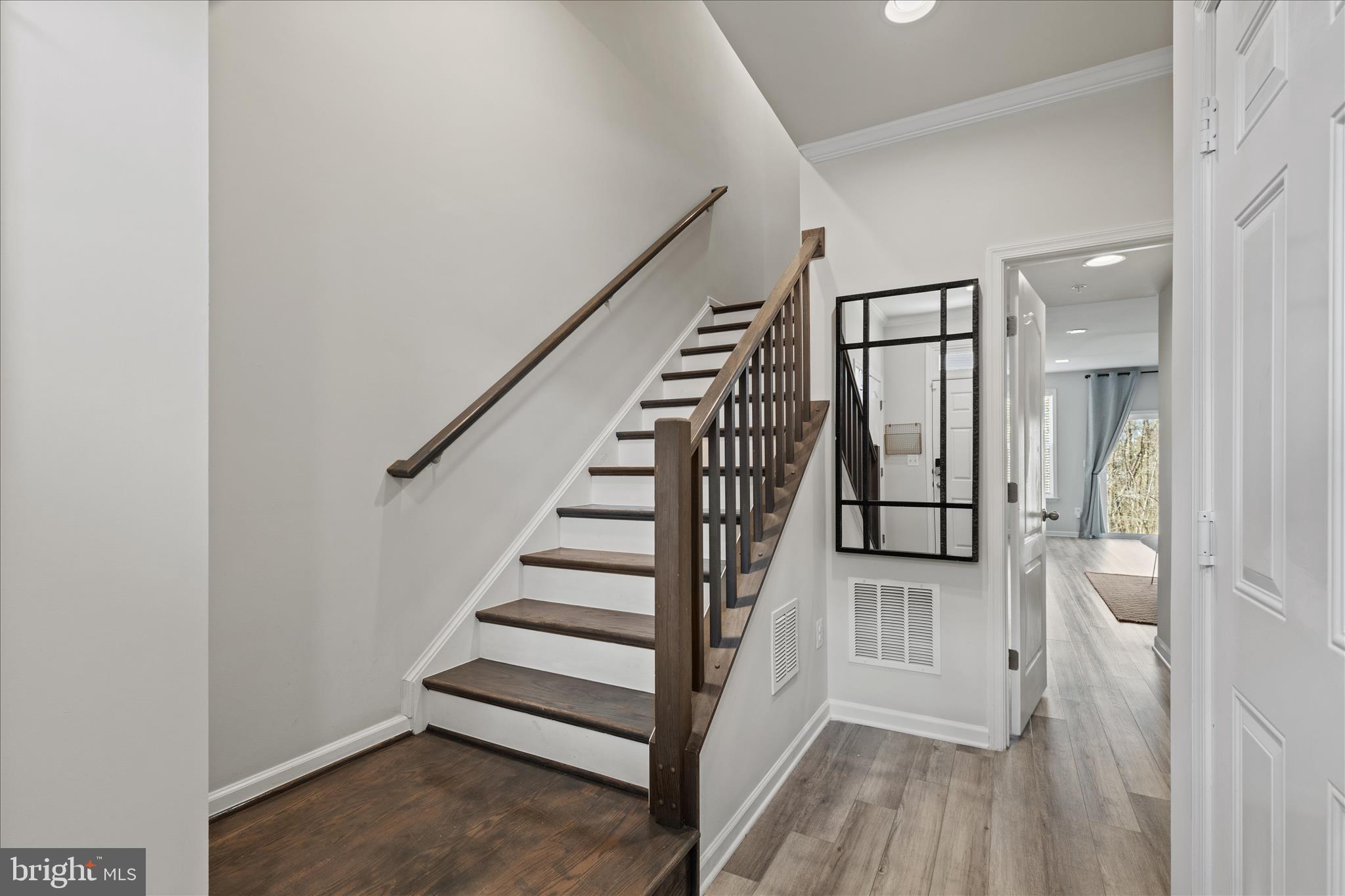 VISTA GARDENS - Residential