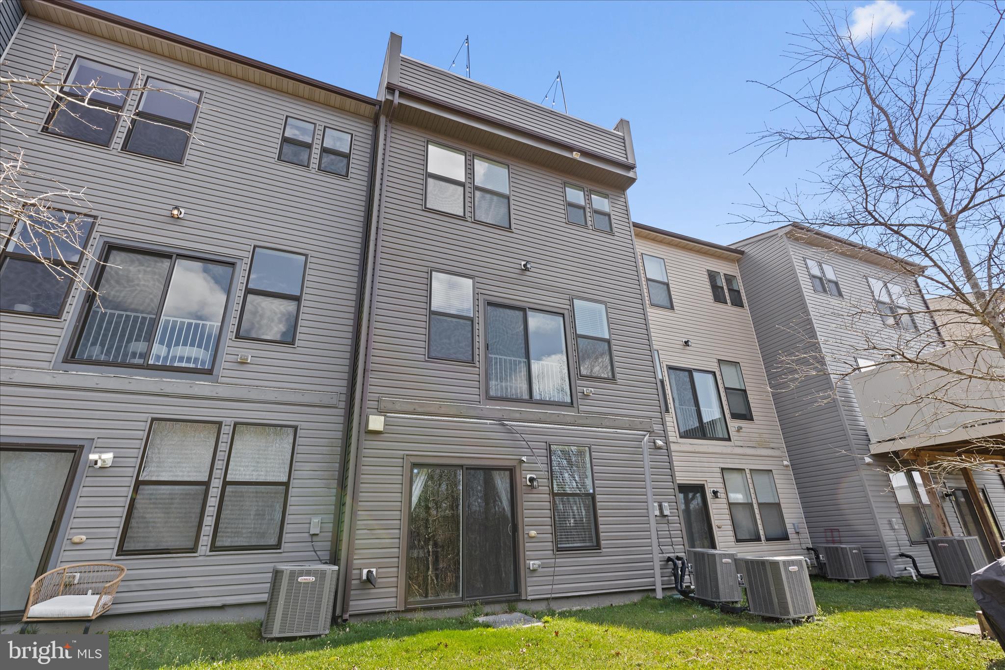 VISTA GARDENS - Residential