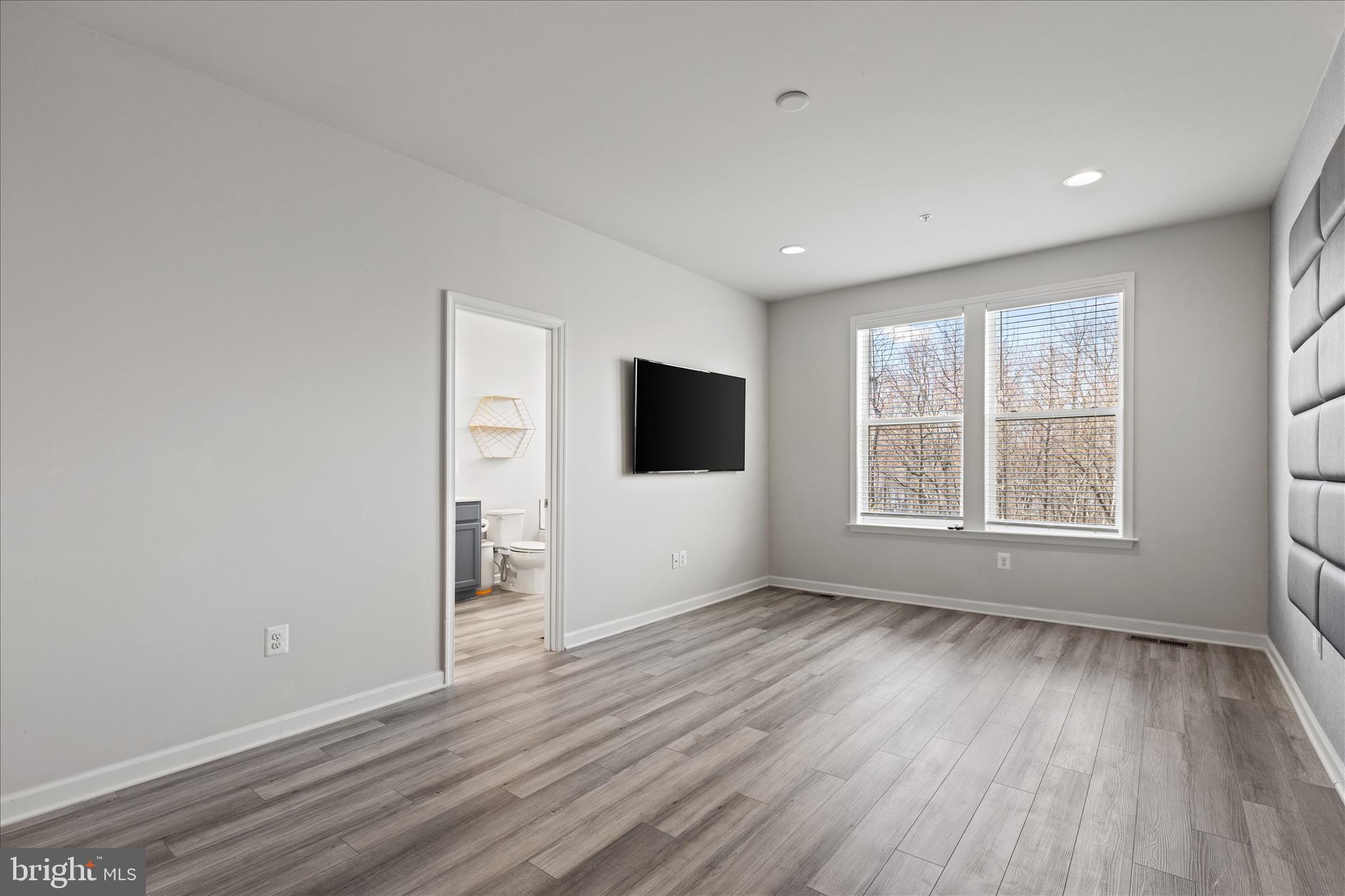 VISTA GARDENS - Residential