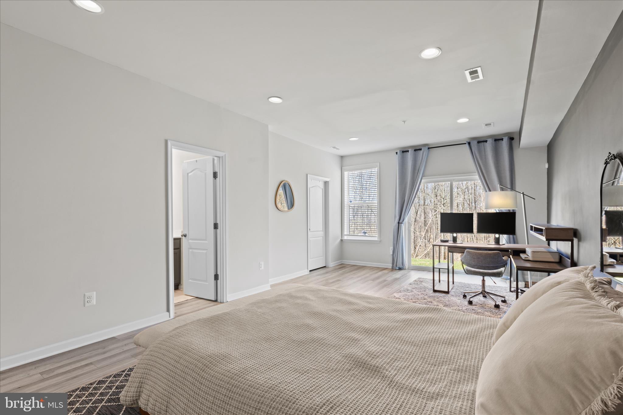 4916 VISTA GLEN LANE