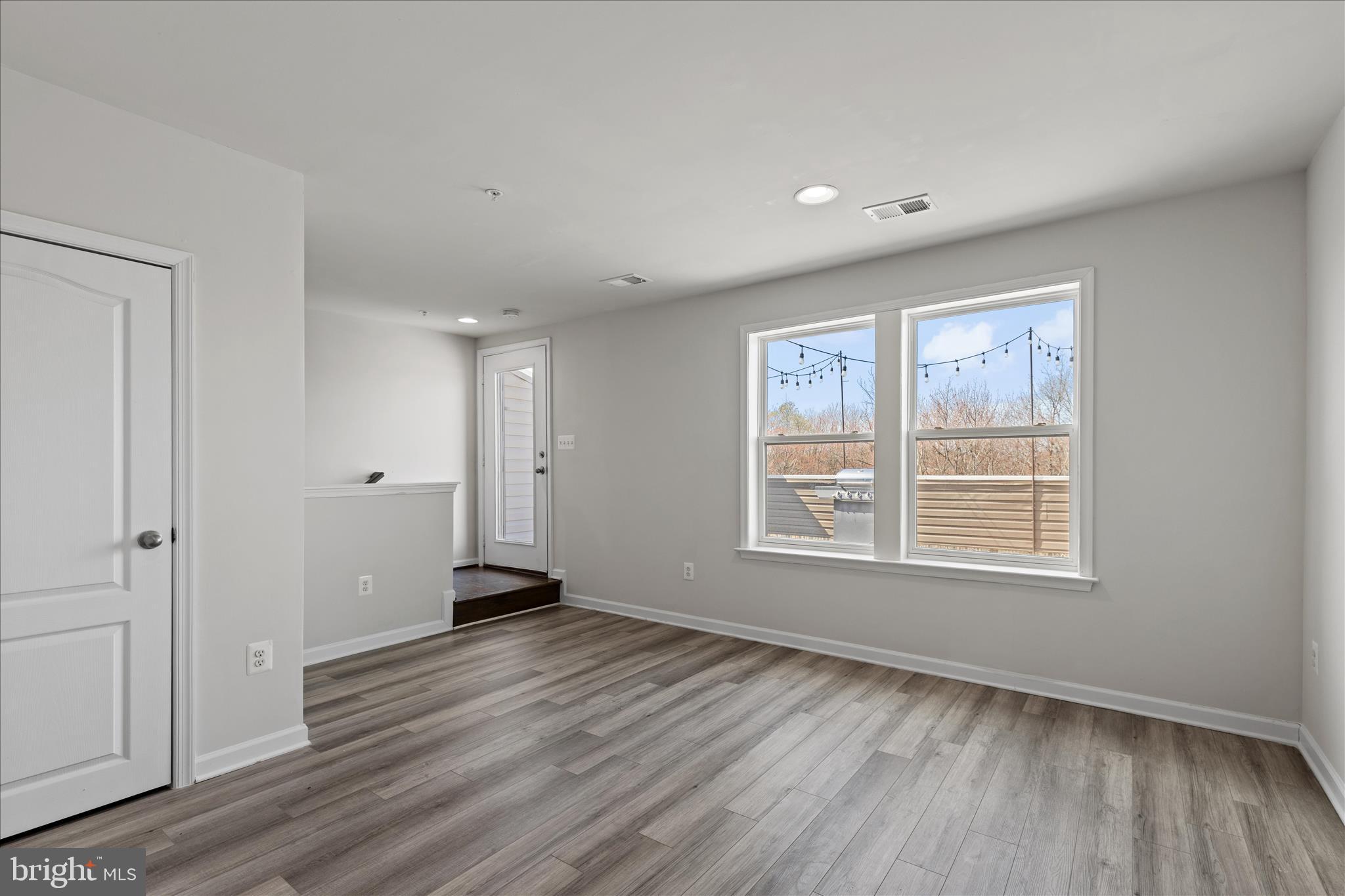 VISTA GARDENS - Residential