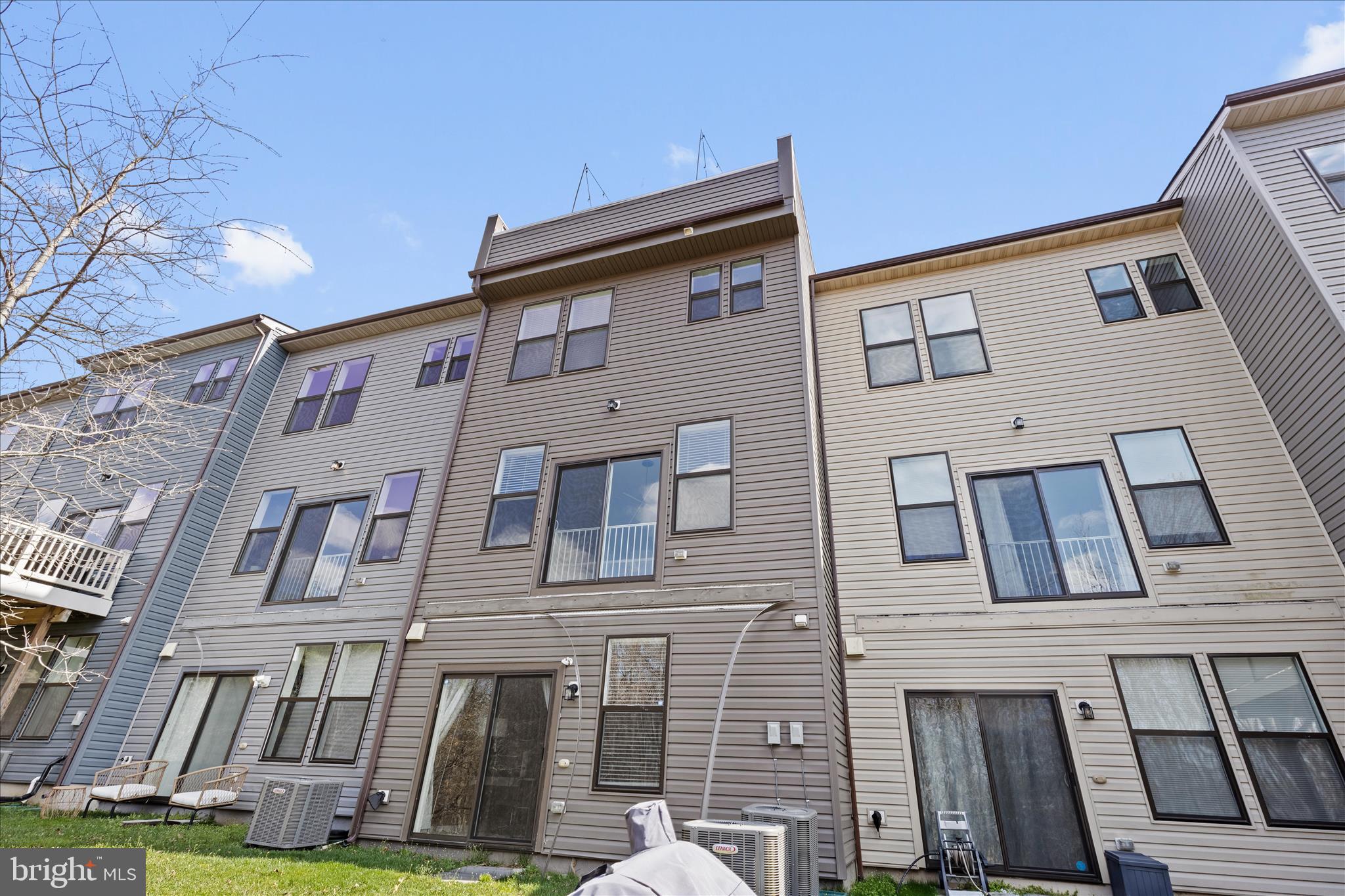 VISTA GARDENS - Residential